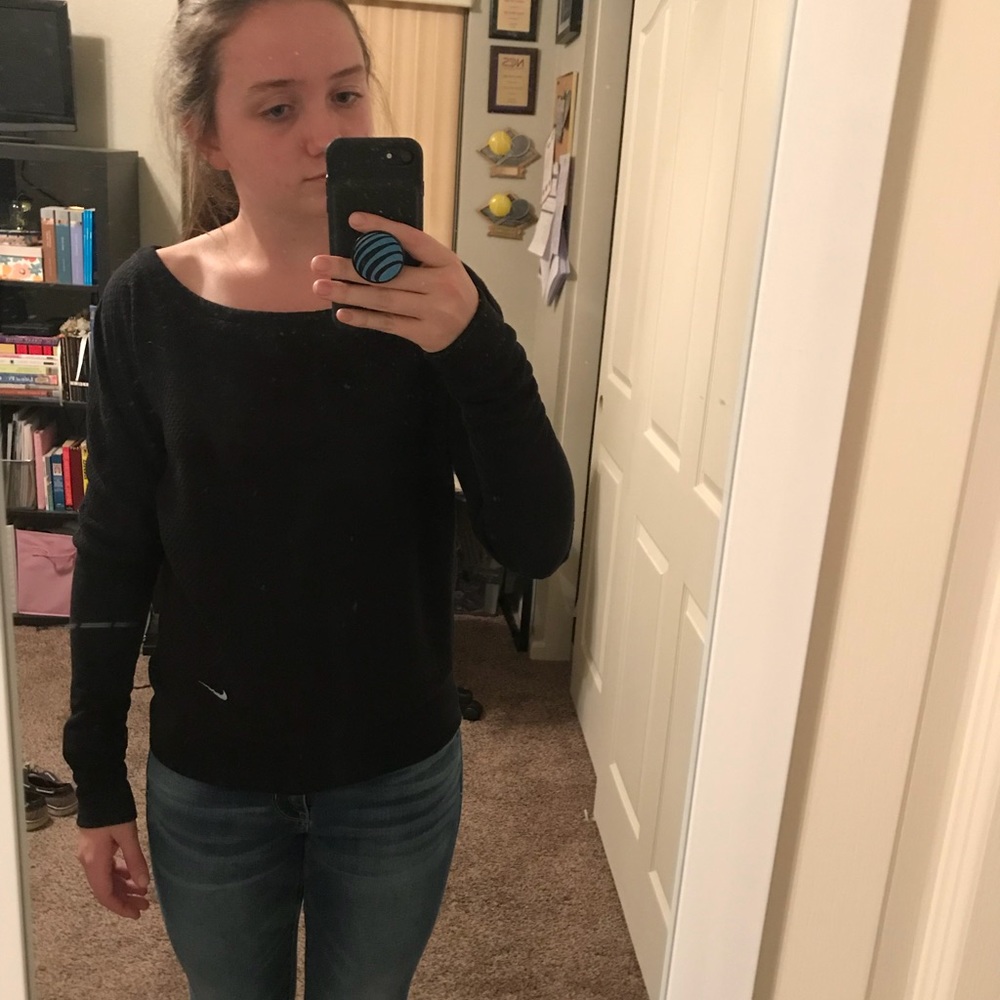 Black sweatshirt